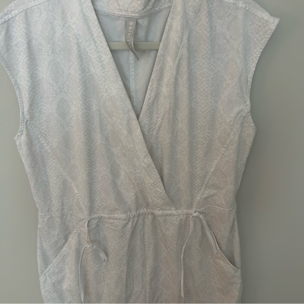 Athleta Marlow Pearl White Python Snakeskin Printed Romper Jumpsuit Small - Picture 4 of 8